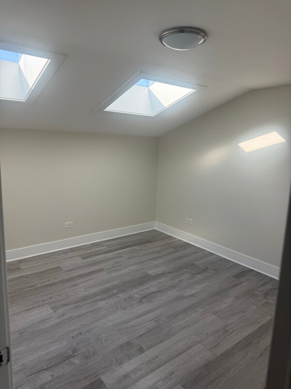 Building Photo - 2242 W 18th Pl