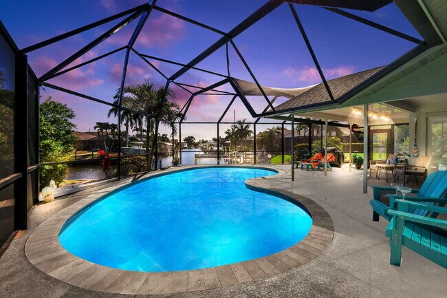 Building Photo - Furnished 4BR Waterfront Pool Home in Cape...
