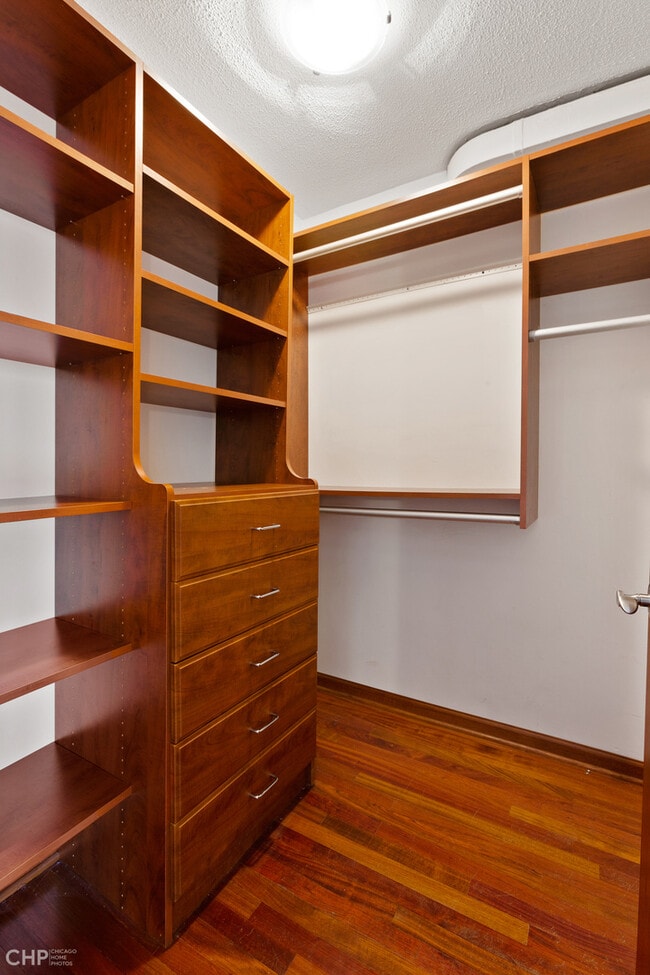 Building Photo - 330 W Diversey Pkwy