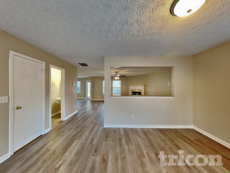 Building Photo - 5251 Miranda Way