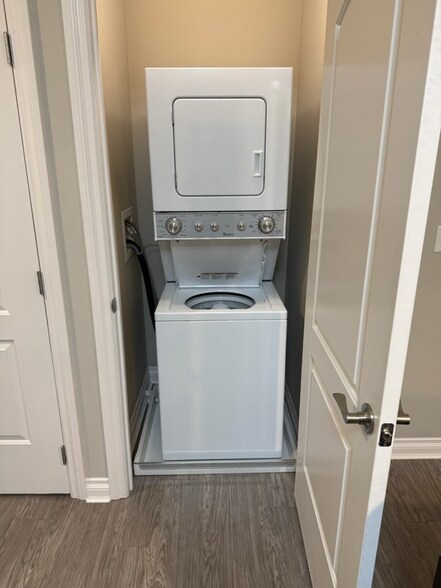 Building Photo - 2493 Sweet Home Rd