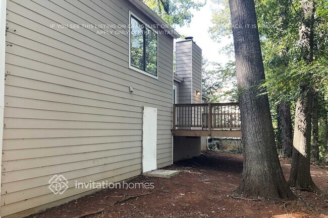 Building Photo - 5001 Post Rd Pass