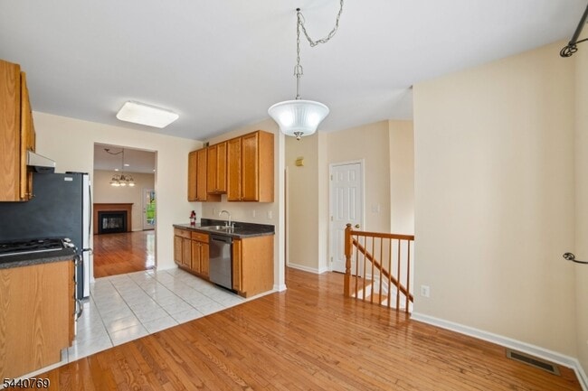 Building Photo - 533 Coventry Dr