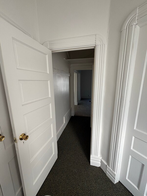 Building Photo - 174 Main St