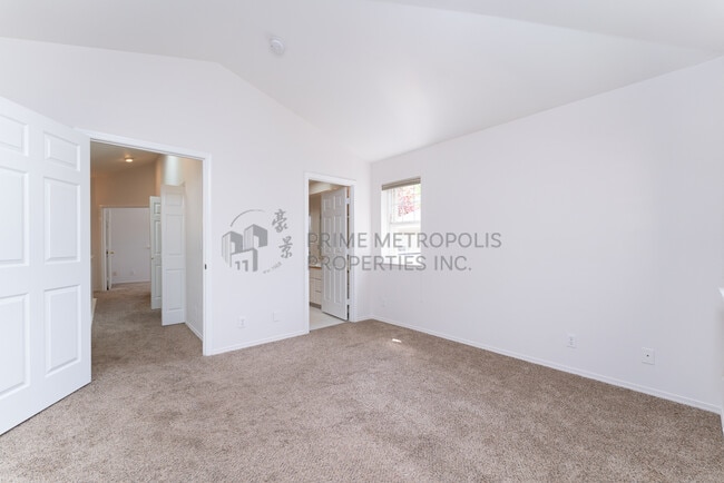 Building Photo - 9808 NE 130th Pl