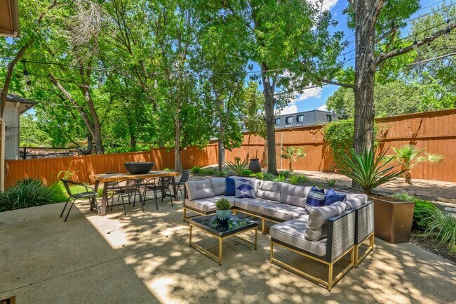 Building Photo - 2307 Alta Vista Ave