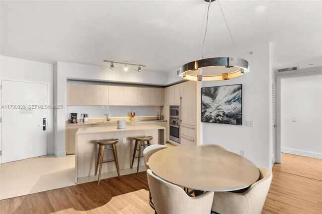 Building Photo - 4111 S Ocean Dr