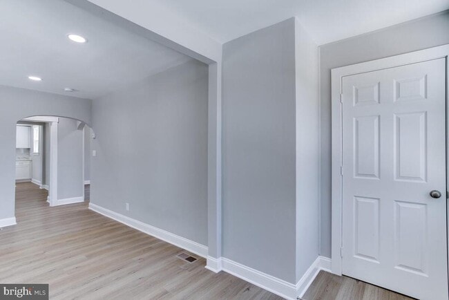 Building Photo - 1227 Tyler Ave