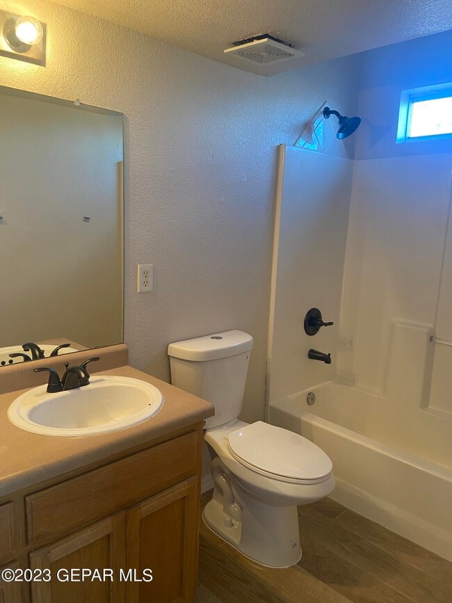 Building Photo - 10340 Valle Suave Dr