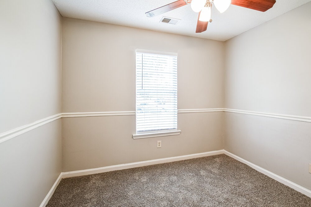 Building Photo - 4506 Shadow Hollow Dr