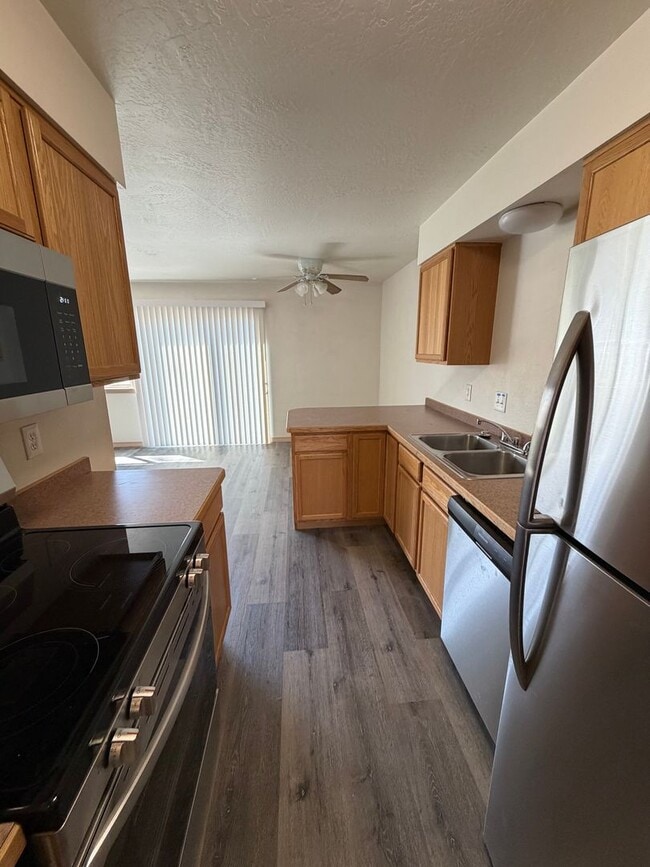 Building Photo - Southgate Triangle - 2 Bed - 1 Bath *Exterior Improvements Underway*