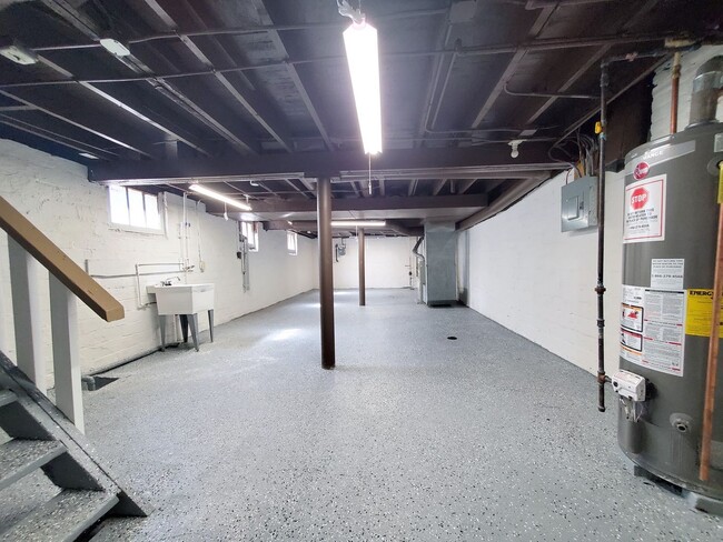 Building Photo - 1663 Eddington Rd