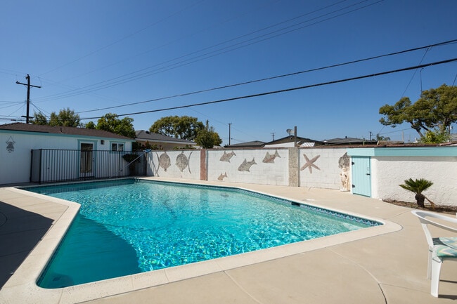 Building Photo - 11801 Rexford Rd