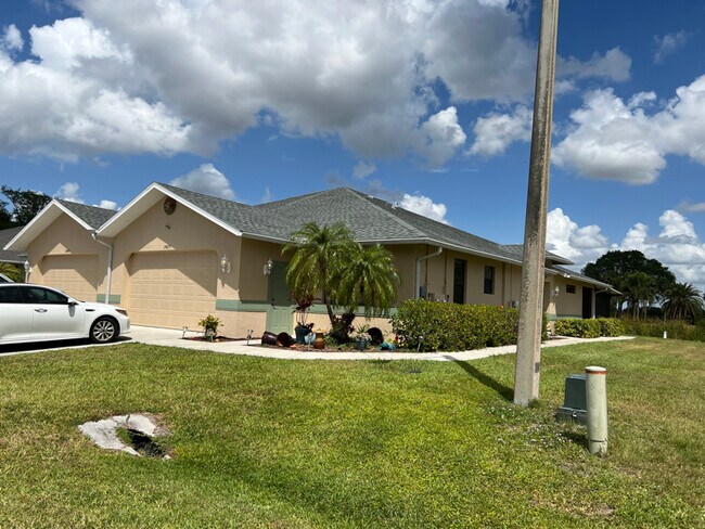 Primary Photo - 20075 Lake Vista Cir
