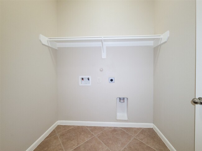 Building Photo - 9514 Garnet Falls Ln