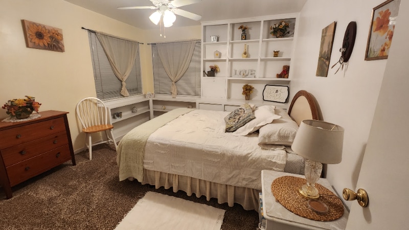 Building Photo - 512 E Hopi St