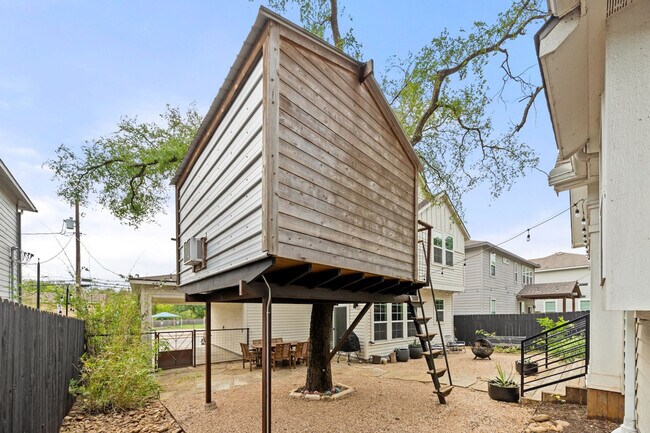 Building Photo - 1307 Fort Branch Blvd