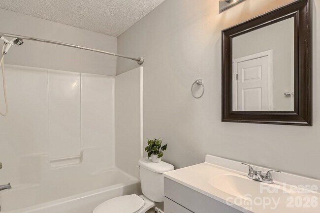 Building Photo - 431 Cedarcroft Dr