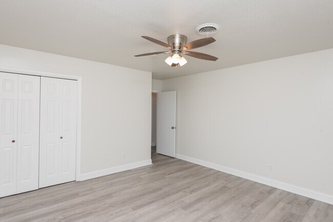 Building Photo - 3995 Tom Ln Dr