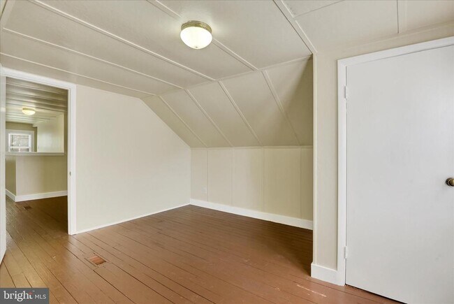 Building Photo - 116 2nd Ave