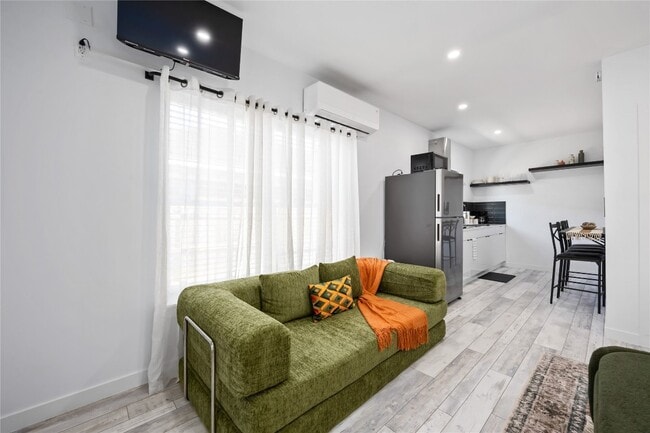 Building Photo - 4208 Clay St