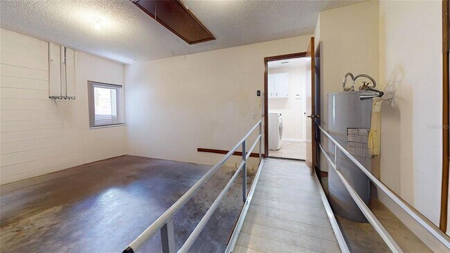 Building Photo - 7923 Ridge Pointe Dr E