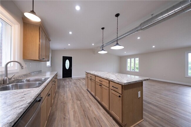 Building Photo - 1165 Kings Ln