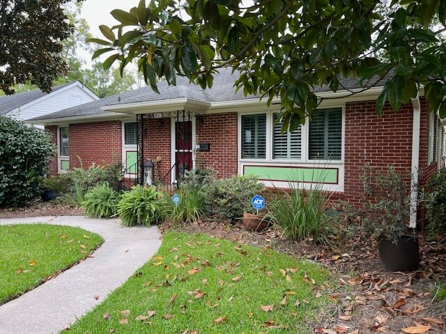 Primary Photo - 401 E 56th St