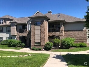 Building Photo - Spacious 2-Bedroom, 2-Bathroom Plus Loft C...