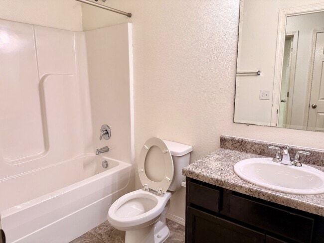 Building Photo - 6040 East 147th Pl S