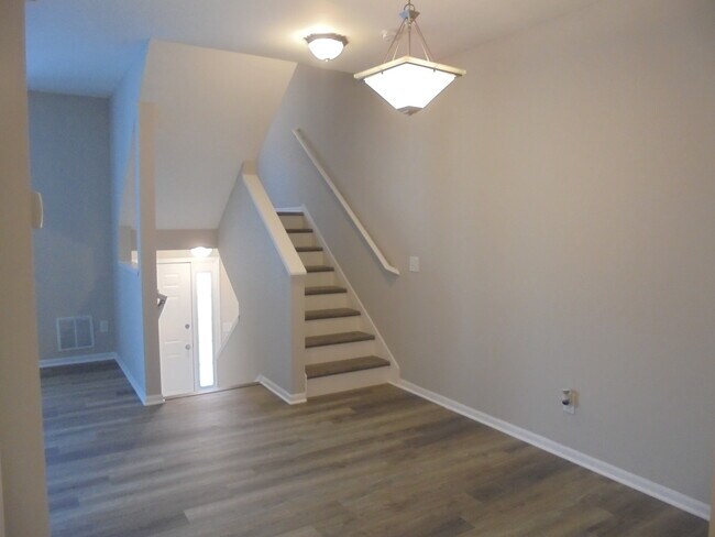 Building Photo - 1847 Grandview Pl