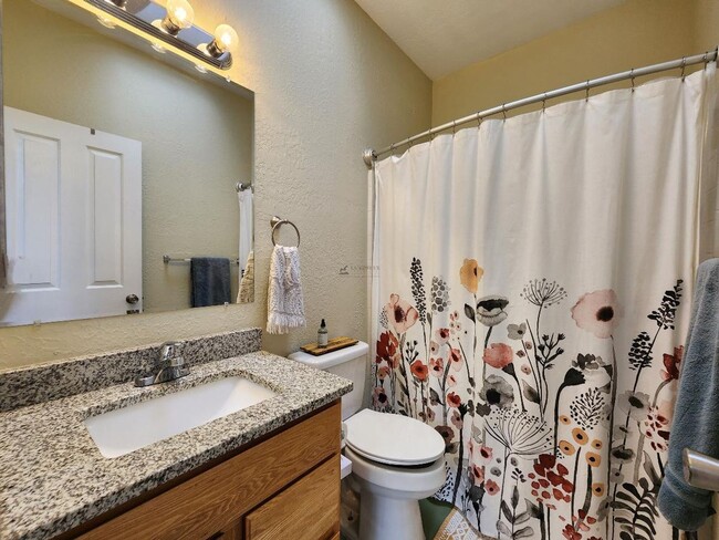 Building Photo - 4028 Paseo del Sol