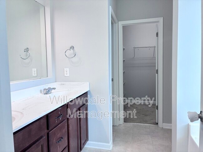 Building Photo - 2432 Lambton Wood Dr