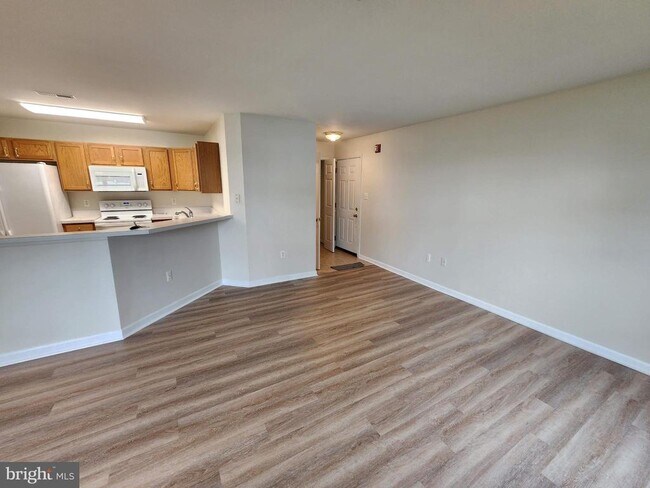 Building Photo - 2029 Windsong Dr