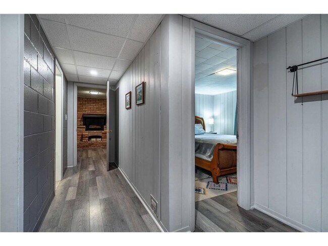 Building Photo - 1409 Hoot Lake Dr