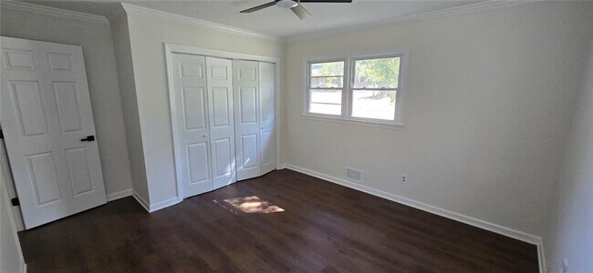 Building Photo - 1240 Mimosa Cir