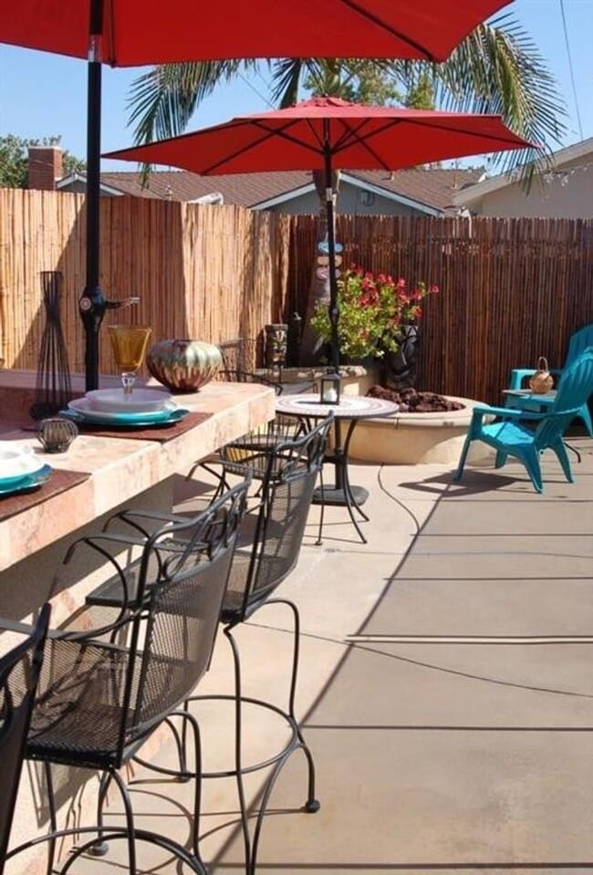 Building Photo - 1324 E Rose Ave