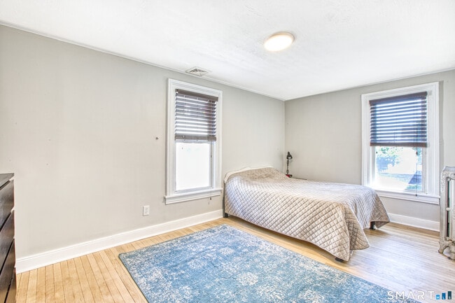 Building Photo - 26 Haviland St