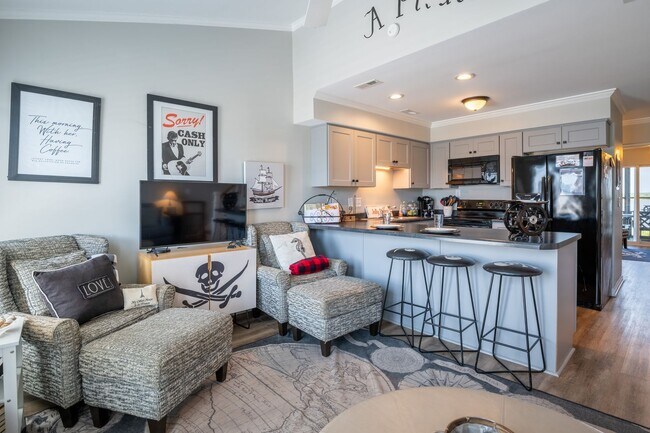 Building Photo - FURNISHED OFF-SEASON MONTHLY RENTAL-STARTI...