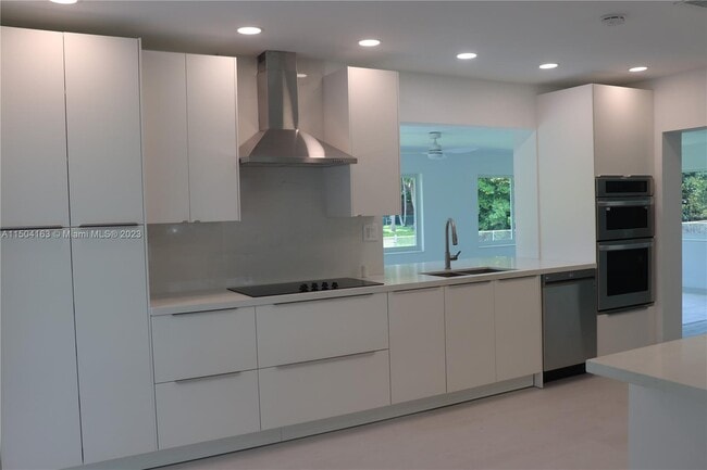 Building Photo - 6955 SW 66th Ave