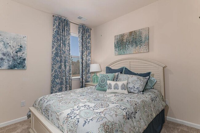 Building Photo - 1087 Sennema Cir