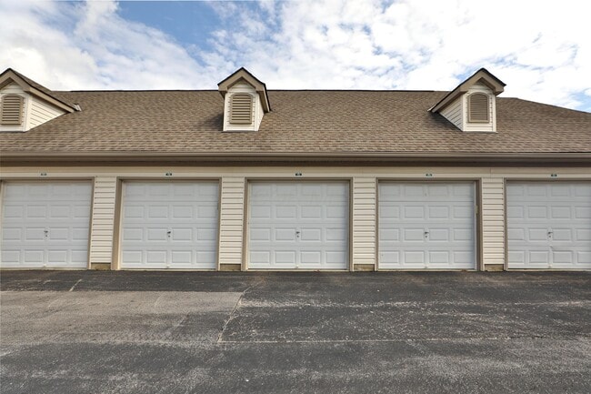 Building Photo - 763 Hidden Springs Dr