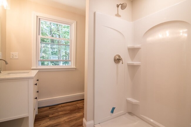 Building Photo - 11 Chatham St