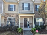 Building Photo - 3 bedrooms 2.5 Bath