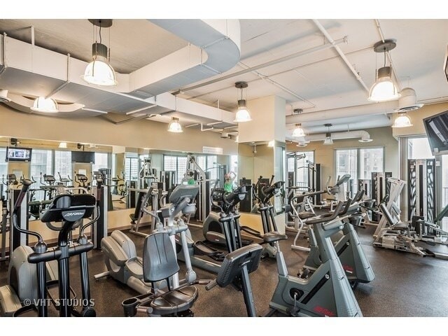 Building Photo - 2 E Erie St