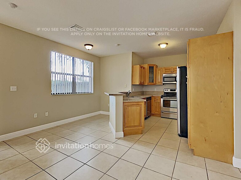 Building Photo - 3830 SW 69th Ave