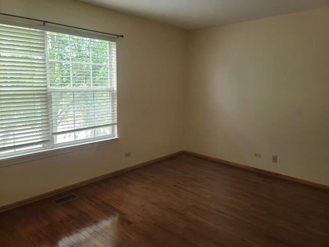 Building Photo - 1369 Orleans Dr