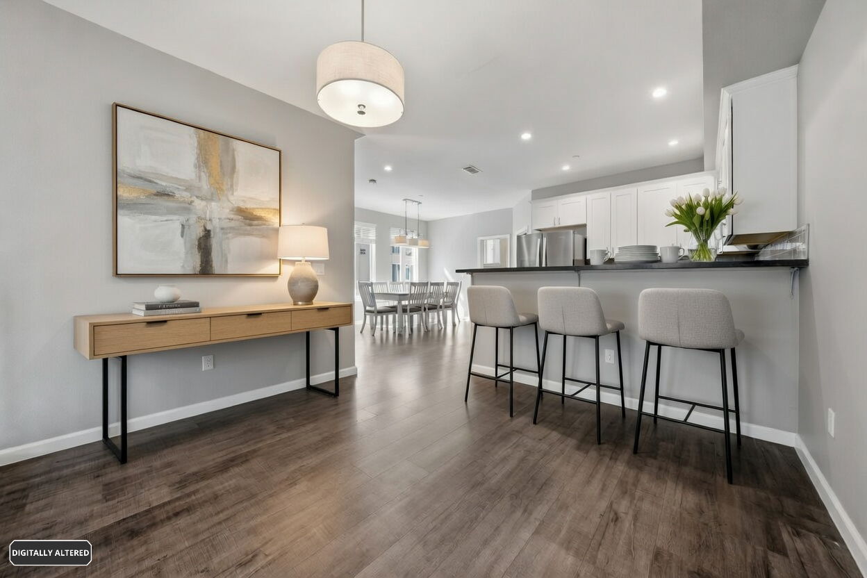 Building Photo - 817 Estancia Ter