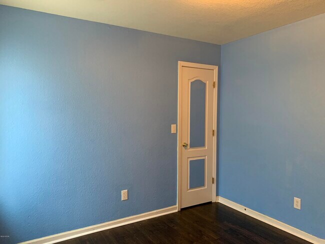 Building Photo - 207 Beaumont Heights