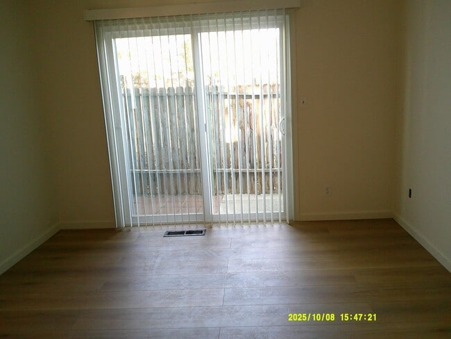 Building Photo - 749 Beelard Dr